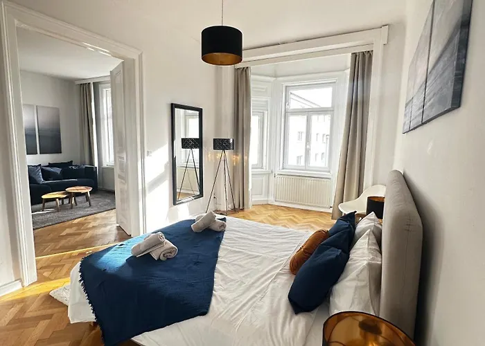 Апартаменти Luxury 3 Bedroom Near Schoenbrunn Palace *