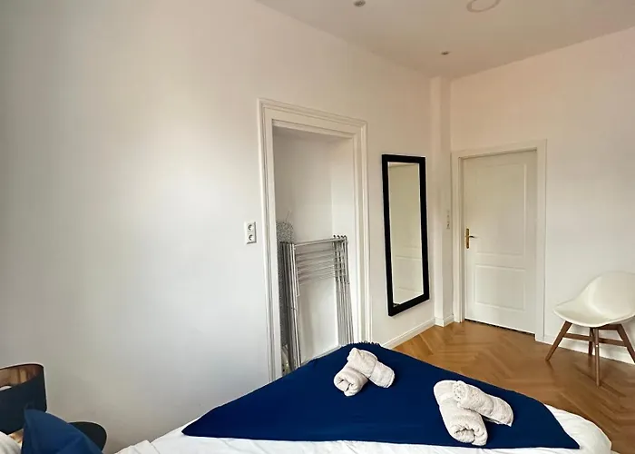 Апартаменти Luxury 3 Bedroom Near Schoenbrunn Palace Відень