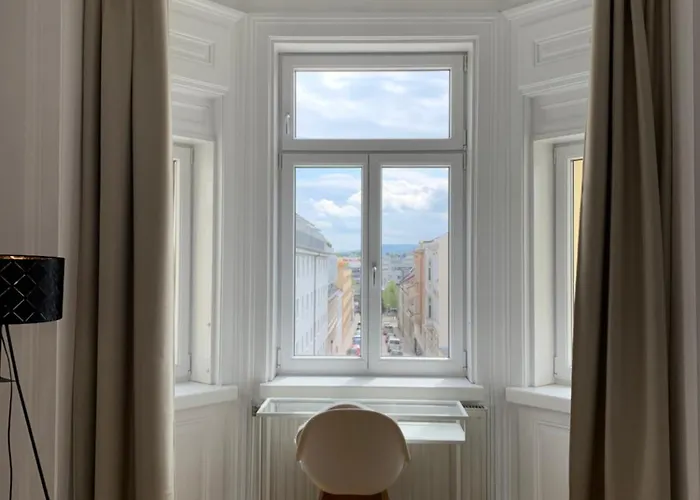 Luxury 3 Bedroom Near Schoenbrunn Palace Відень