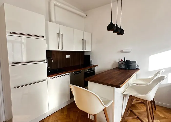 Luxury 3 Bedroom Near Schoenbrunn Palace * Відень