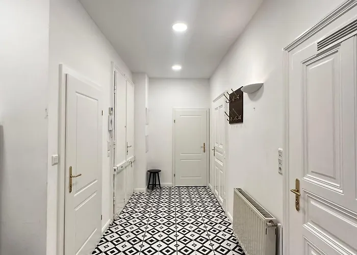 Апартаменти Luxury 3 Bedroom Near Schoenbrunn Palace Відень